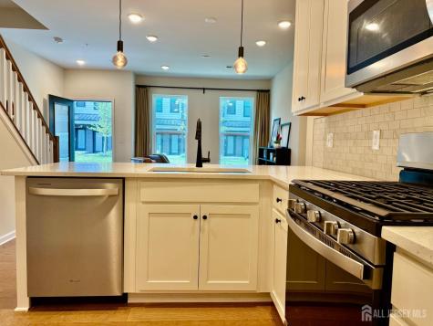 614 Sadie Circle New Brunswick NJ 08901