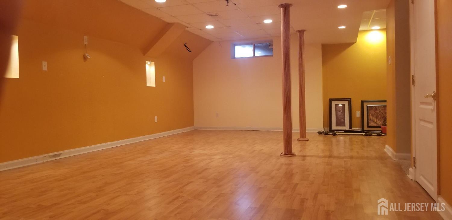 327 Hawthorne Road North Brunswick NJ 08902