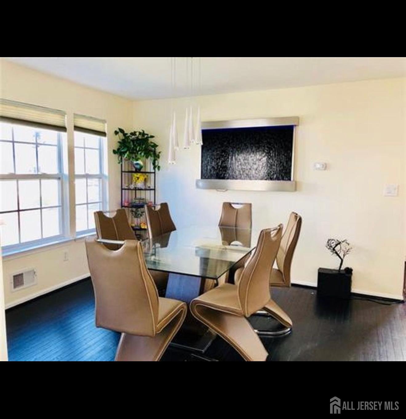 72 Heatherwood Drive North Brunswick NJ 08902