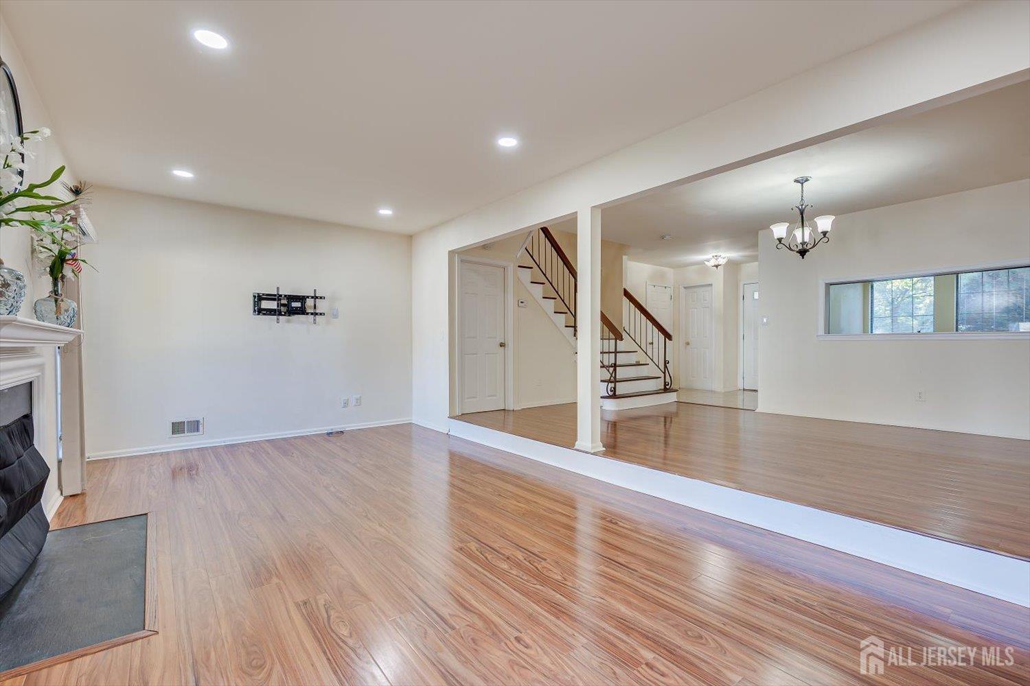 1402 Timber Oaks Road Edison NJ 08820