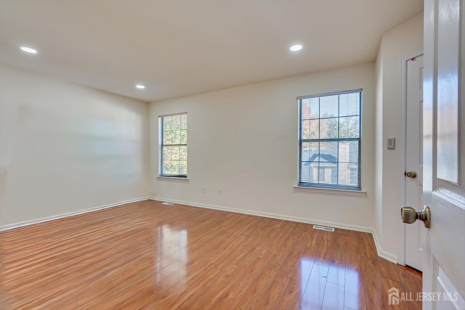 1402 Timber Oaks Road Edison NJ 08820