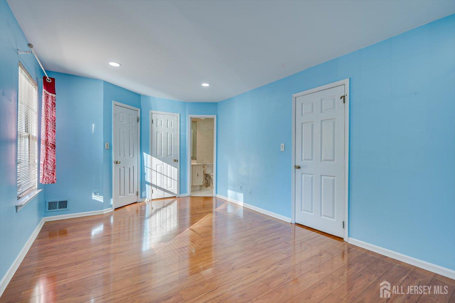 1402 Timber Oaks Road Edison NJ 08820