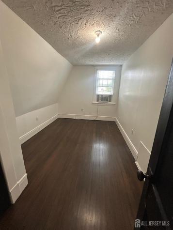 272 Lake Avenue Metuchen NJ 08840