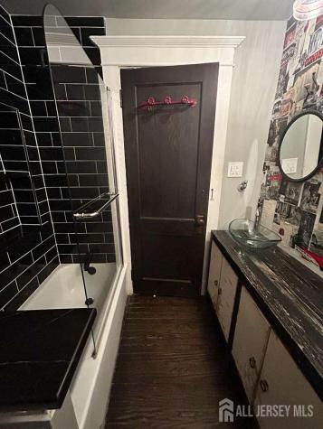 272 Lake Avenue Metuchen NJ 08840
