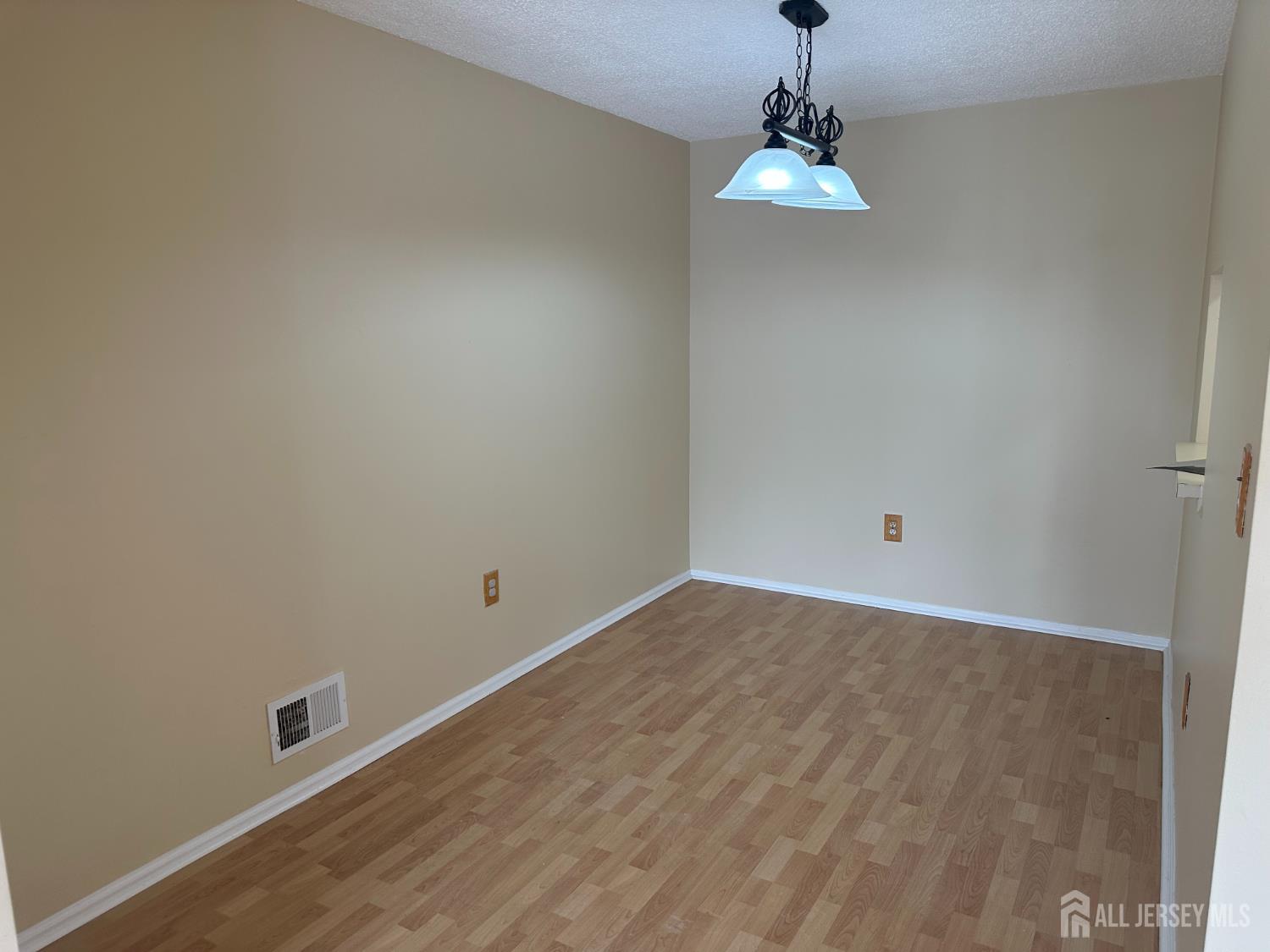 465 Northam Drive North Brunswick NJ 08902