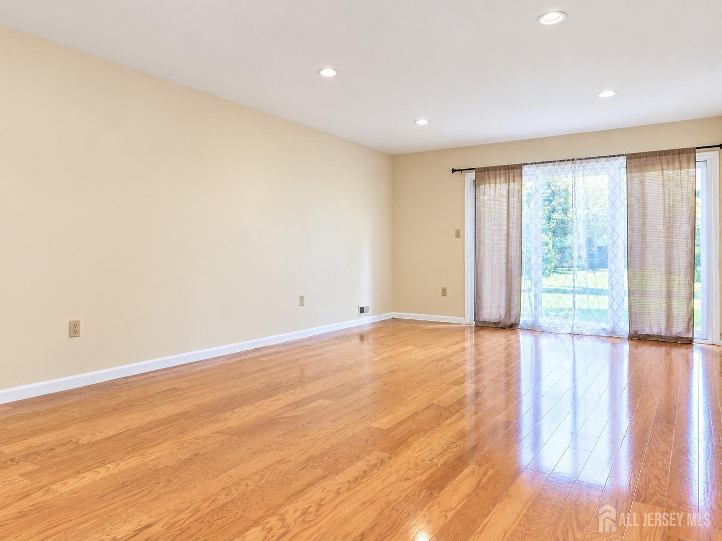 240 Hampshire Court Piscataway NJ 08854