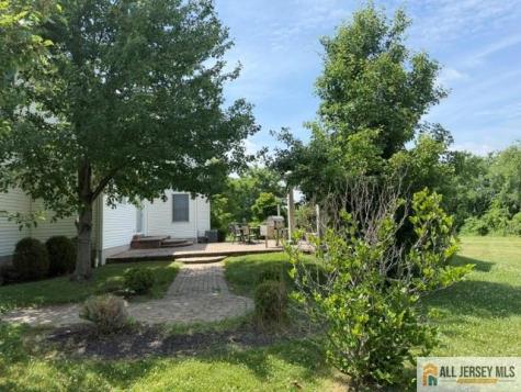4 Applegate Court Cranbury NJ 08512