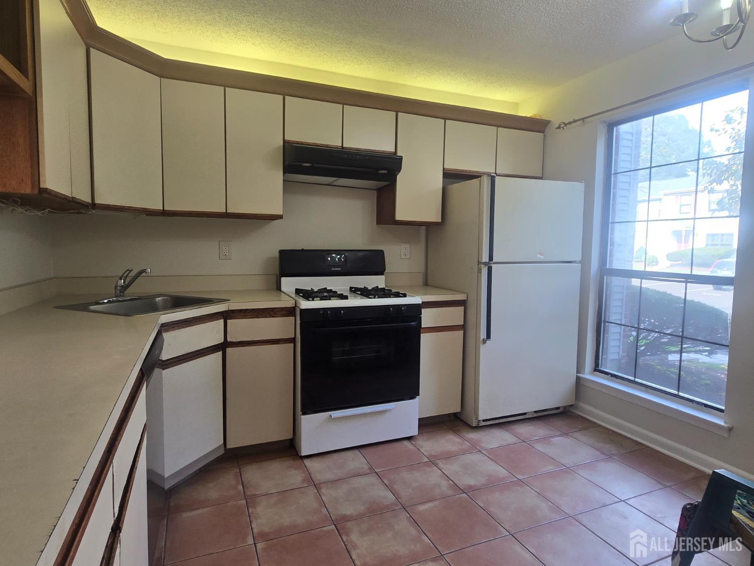 187 Hampshire Court Piscataway NJ 08854