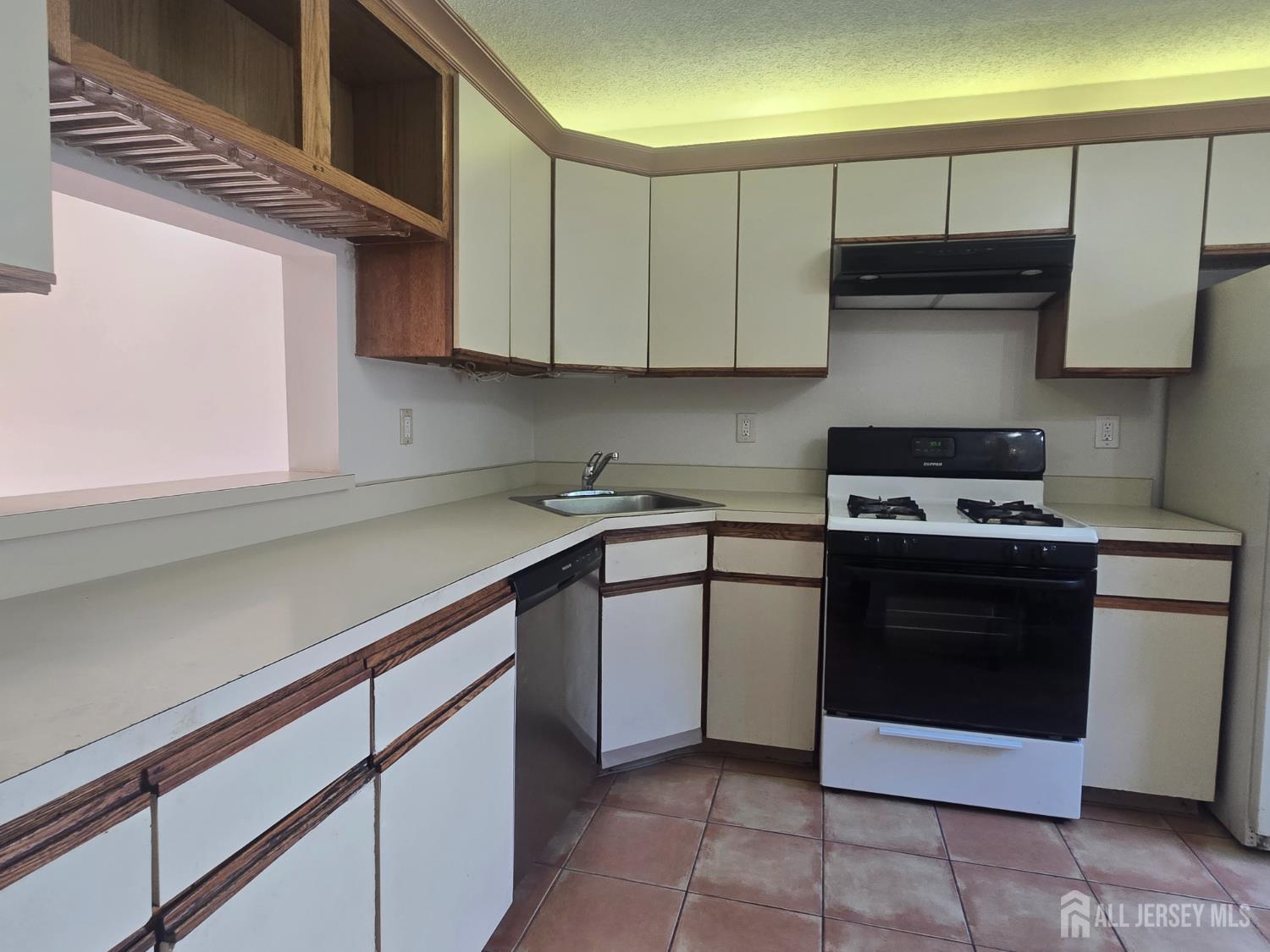 187 Hampshire Court Piscataway NJ 08854