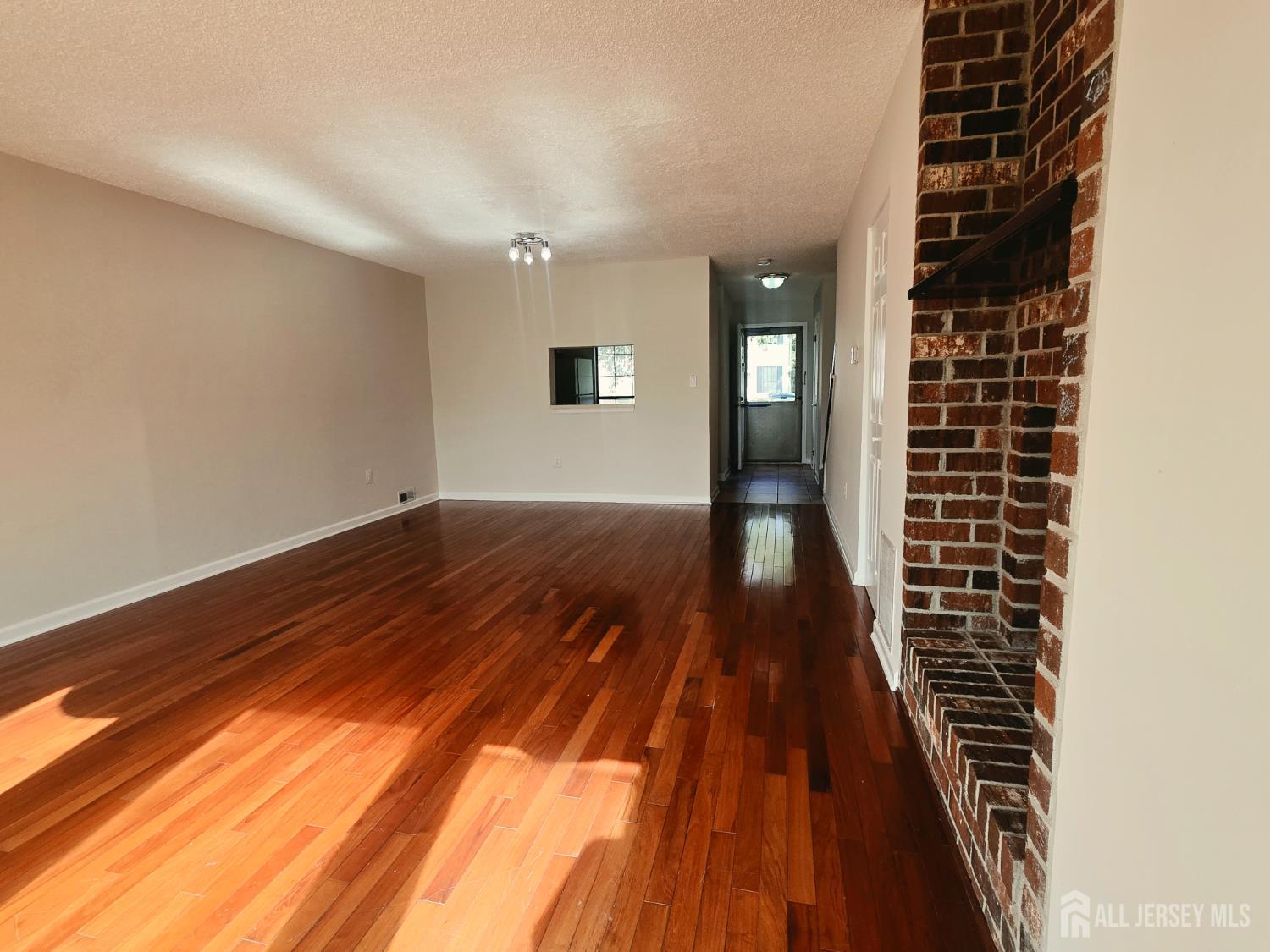 187 Hampshire Court Piscataway NJ 08854