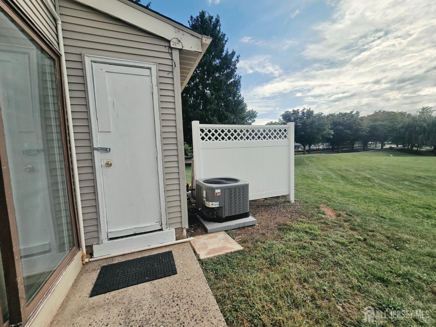 187 Hampshire Court Piscataway NJ 08854