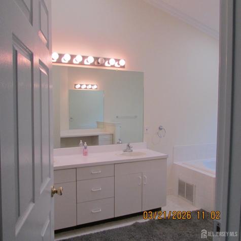 29 Tall Oaks Court Parlin NJ 08859