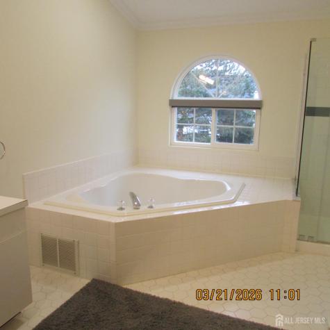 29 Tall Oaks Court Parlin NJ 08859