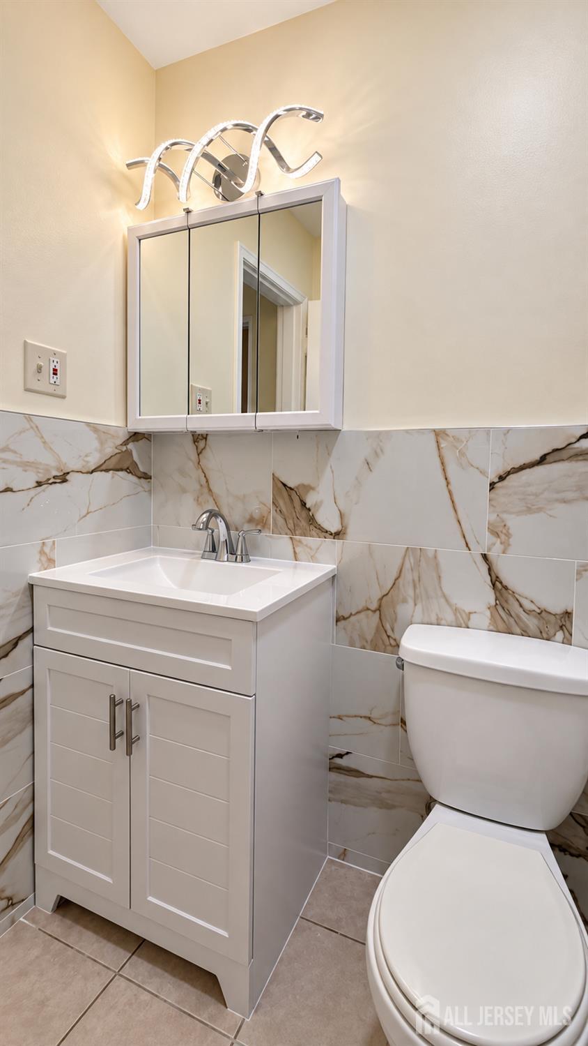 10 Lake Avenue East Brunswick NJ 08816