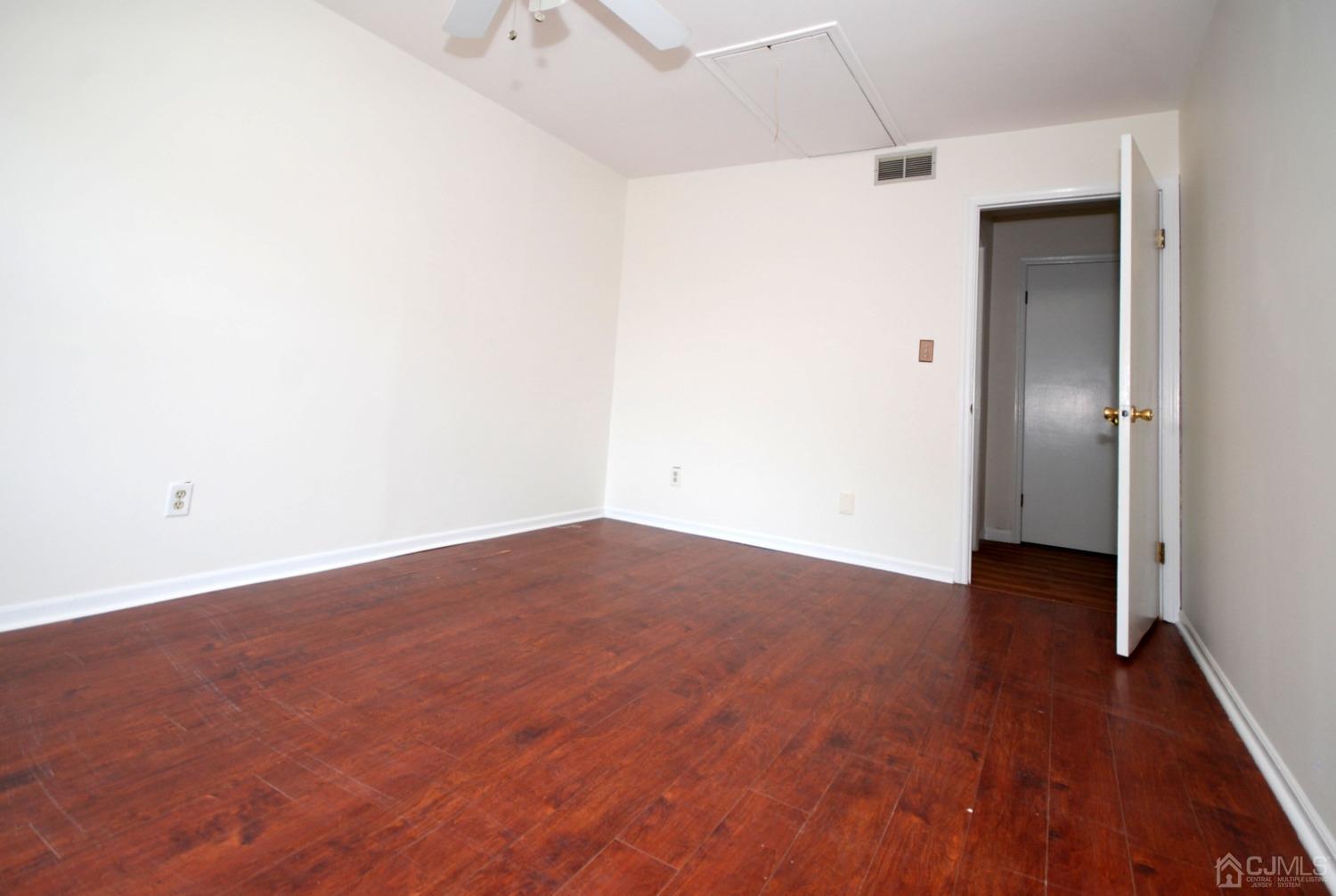 1 Wellington Court Sayreville NJ 08872
