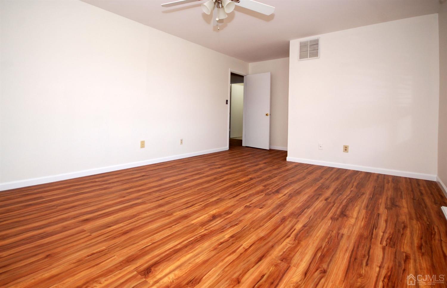 1 Wellington Court Sayreville NJ 08872