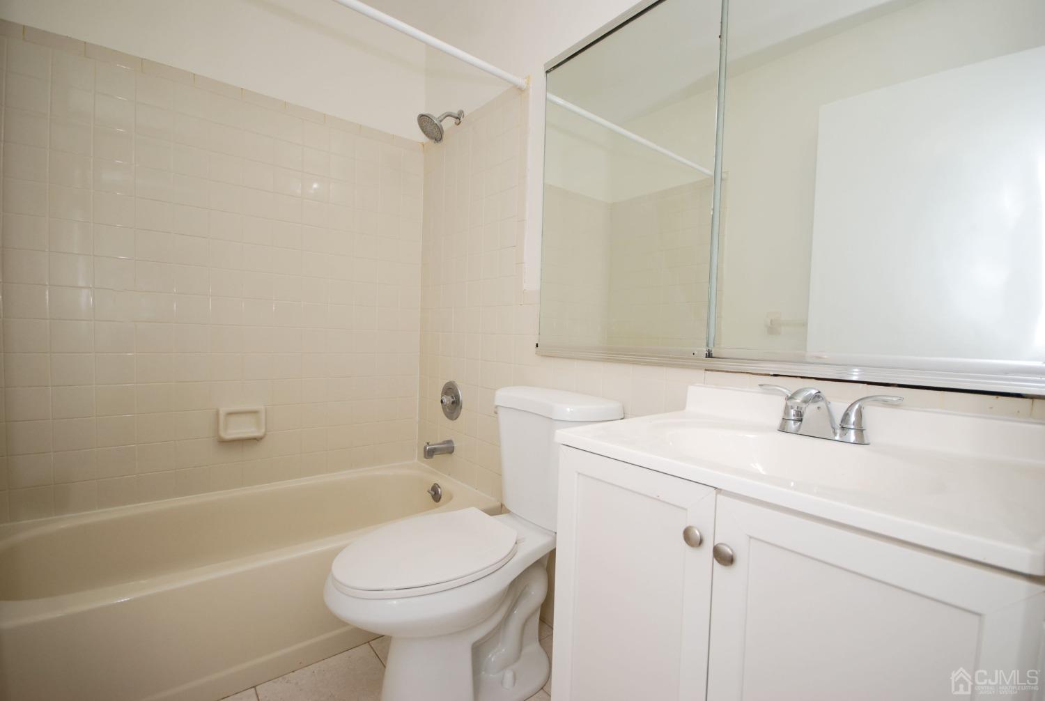 1 Wellington Court Sayreville NJ 08872