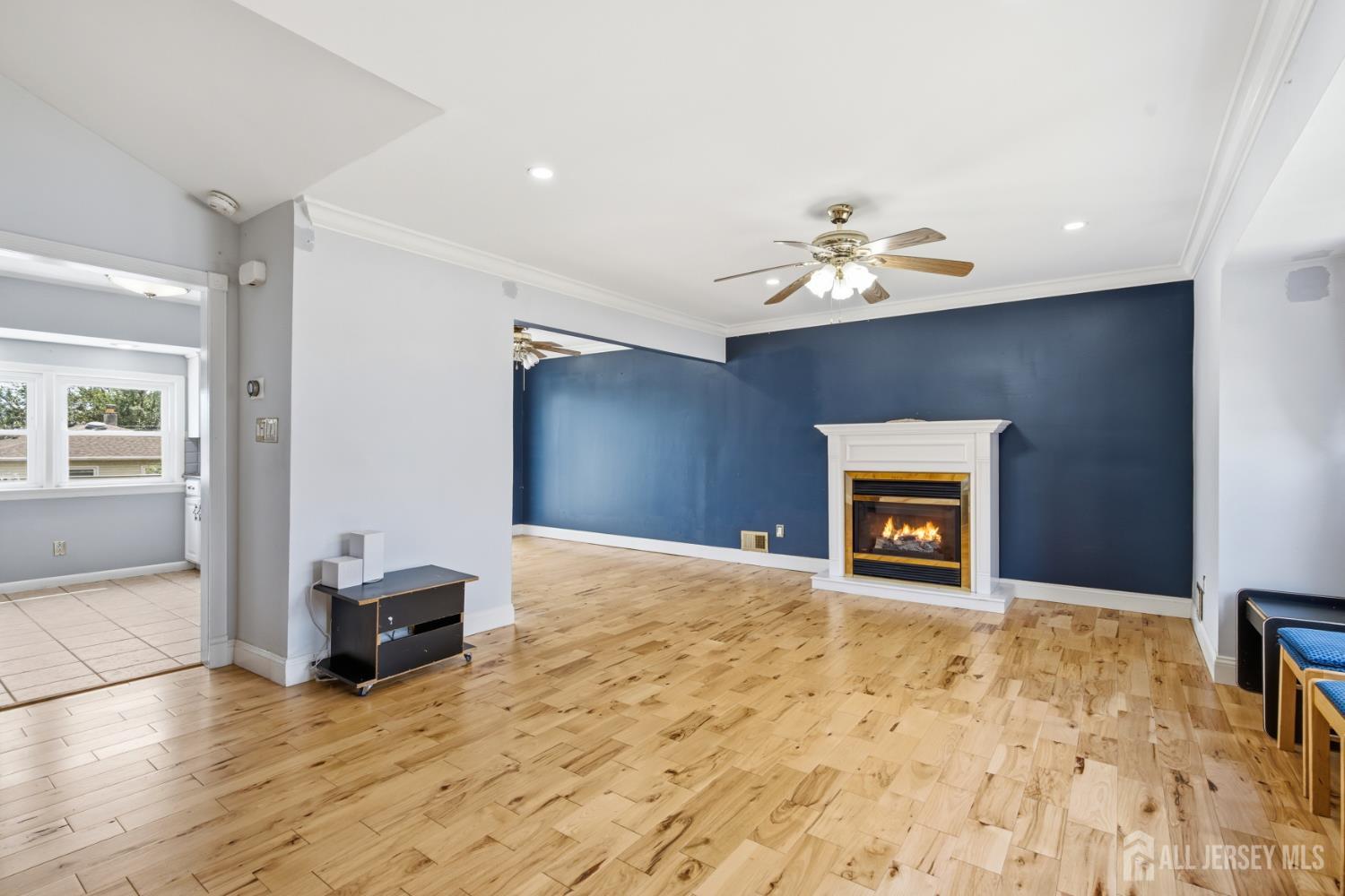 264 E George Place E Iselin NJ 08830