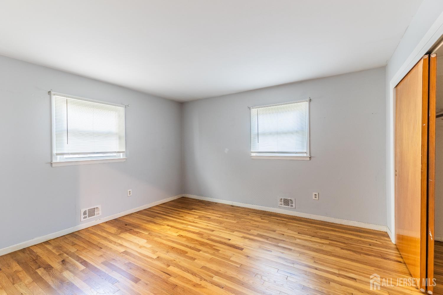 111 Emerson Street Carteret NJ 07008