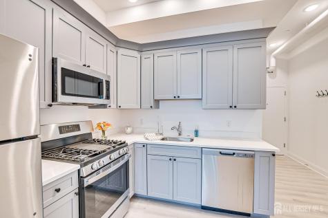21 Station Place Metuchen NJ 08840