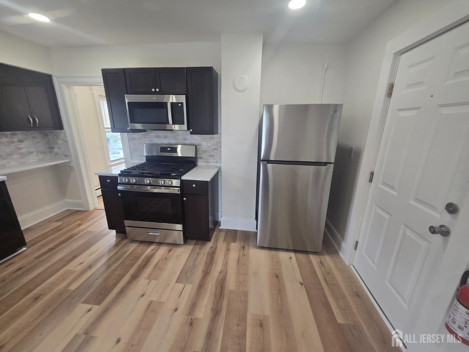 10 N 6th Avenue N Manville NJ 08835