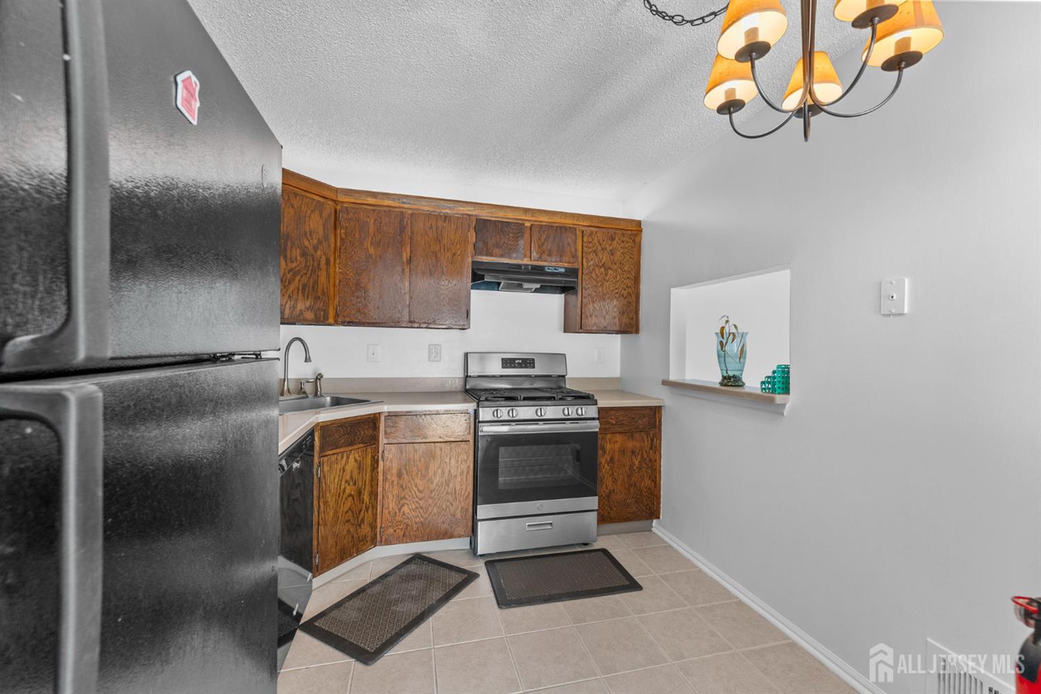 85 Caitlin Court Franklin NJ 08823