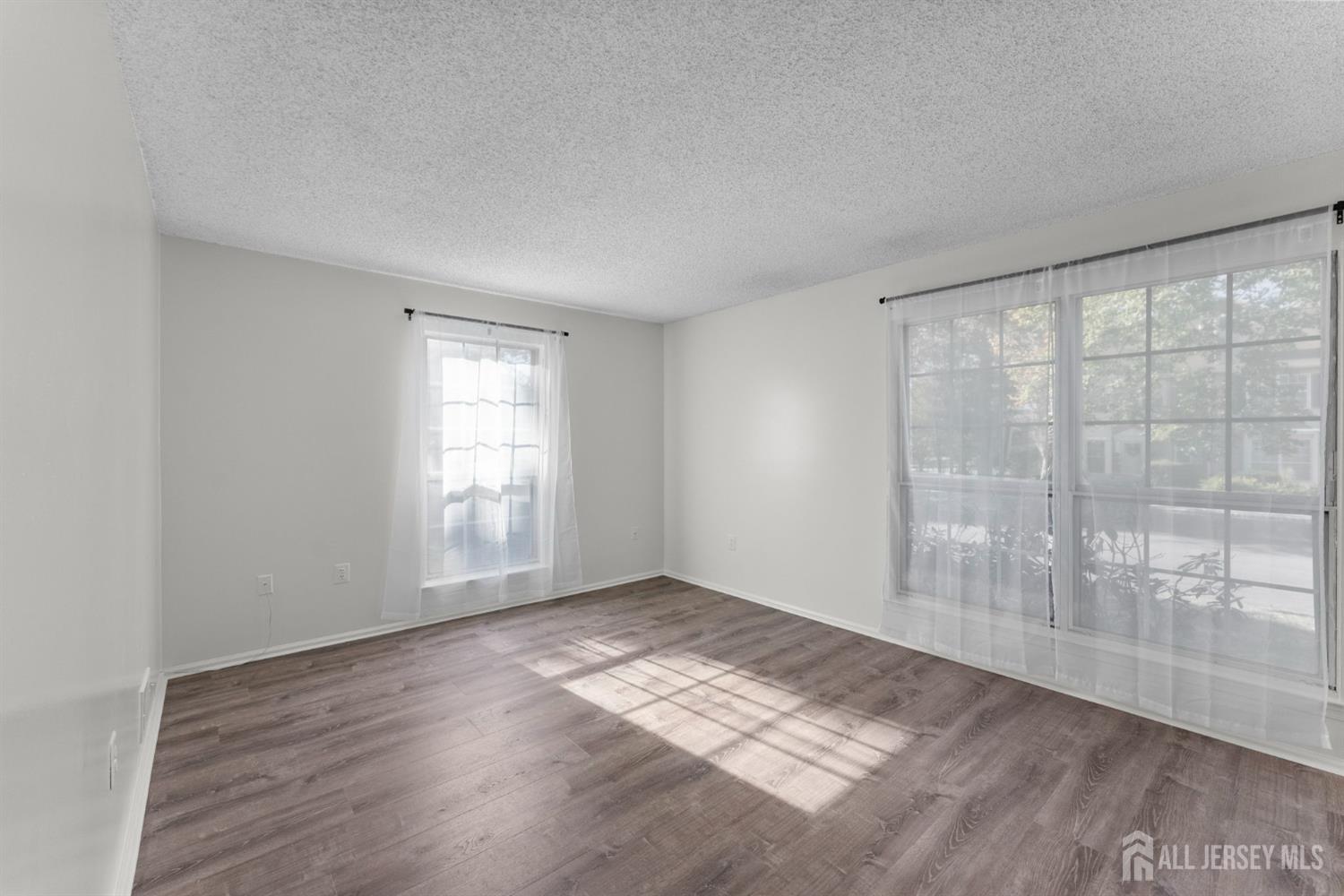 85 Caitlin Court Franklin NJ 08823