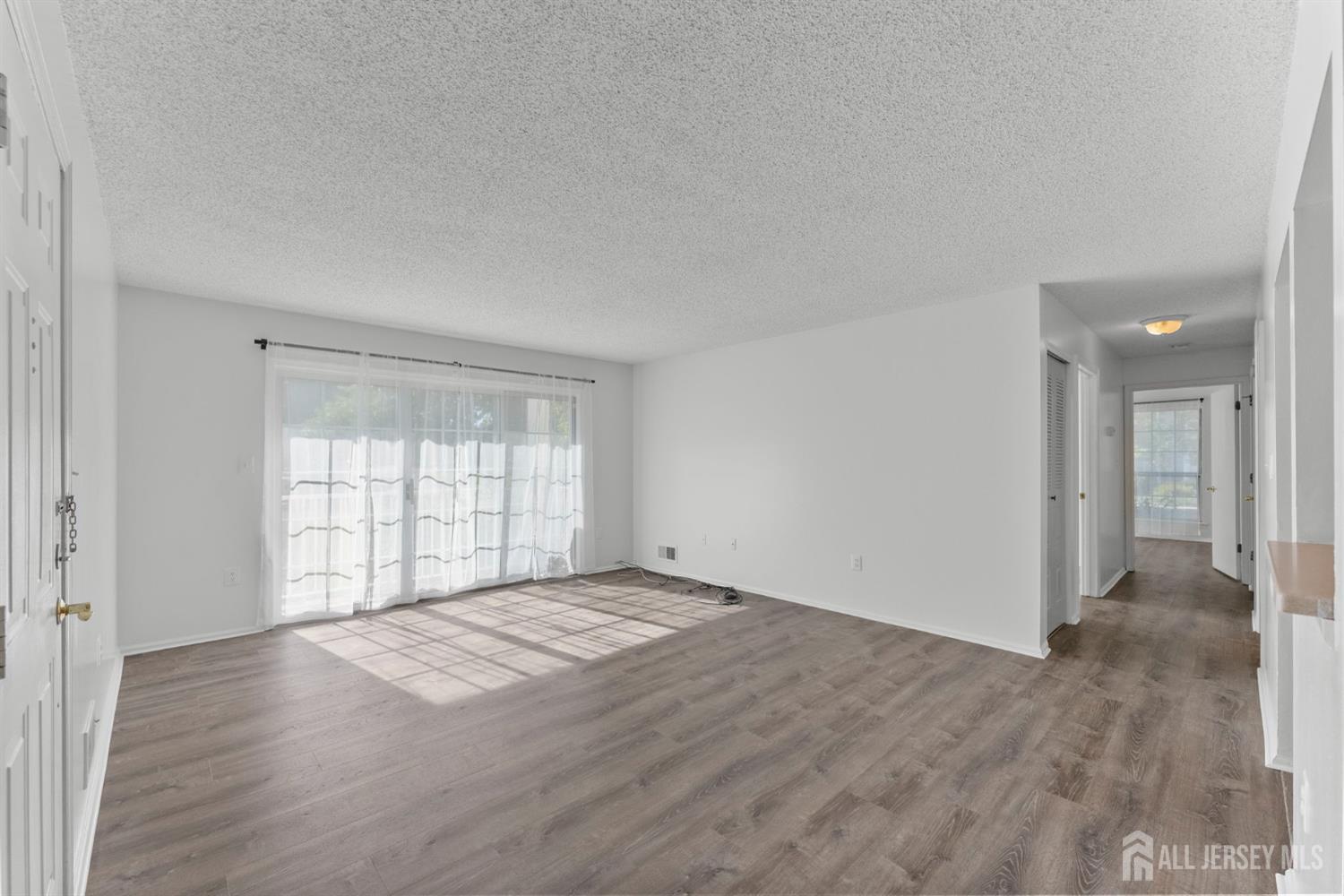 85 Caitlin Court Franklin NJ 08823