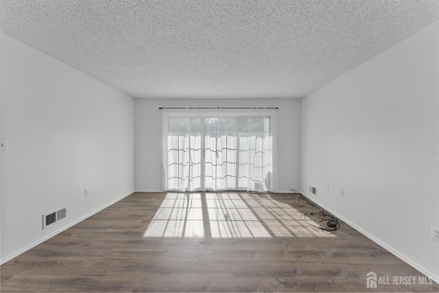 85 Caitlin Court Franklin NJ 08823