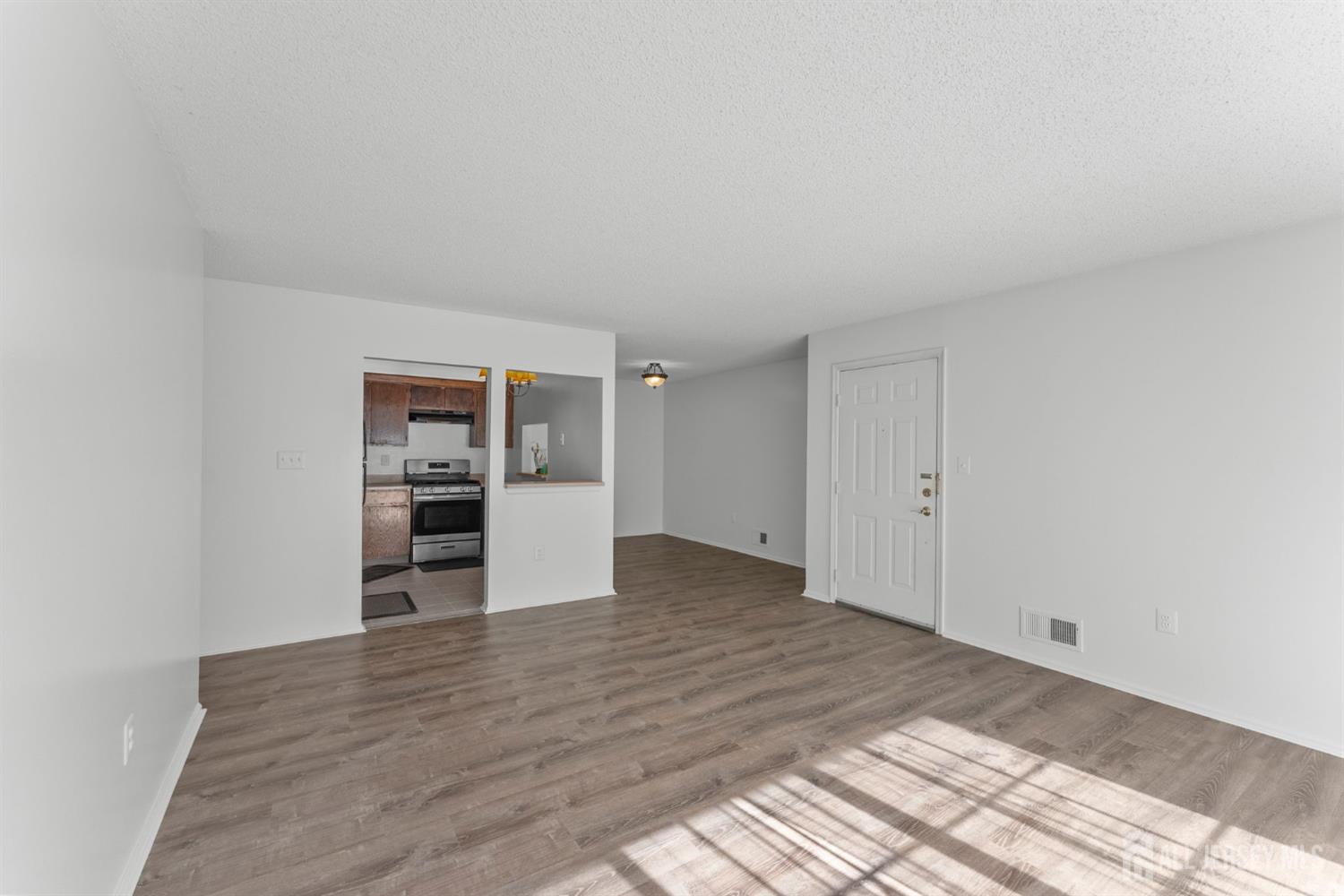 85 Caitlin Court Franklin NJ 08823