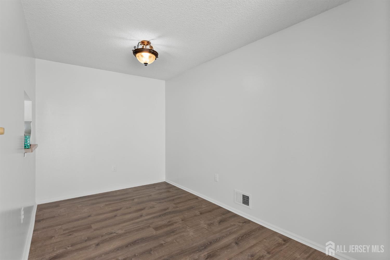 85 Caitlin Court Franklin NJ 08823