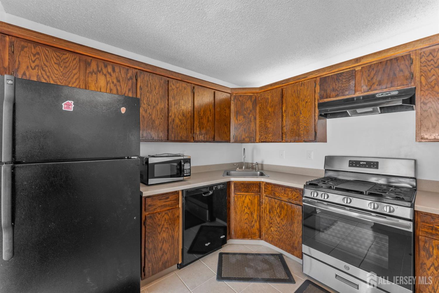85 Caitlin Court Franklin NJ 08823