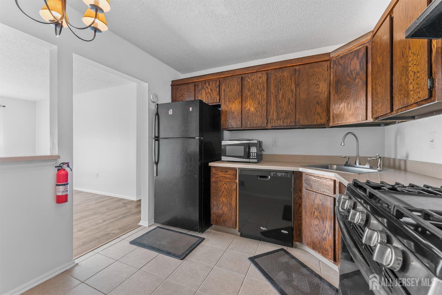 85 Caitlin Court Franklin NJ 08823