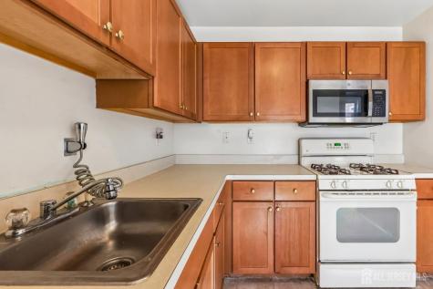 544 Great Beds Court Perth Amboy NJ 08861