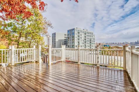 9017 Riverside Place North Bergen NJ 0747