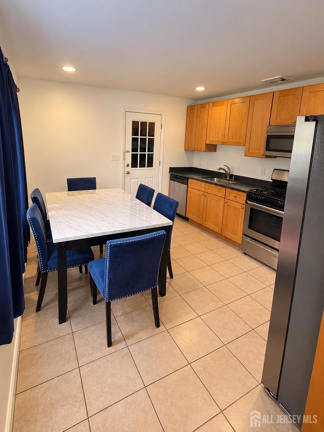 10 Comstock Road Edison NJ 08817