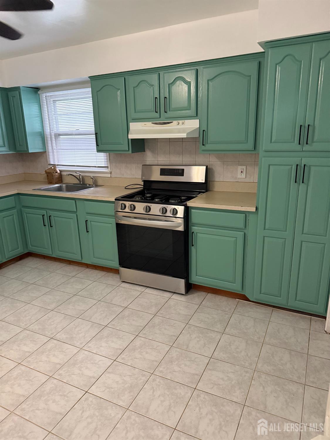 466 Teneyke Place Rahway NJ 07065