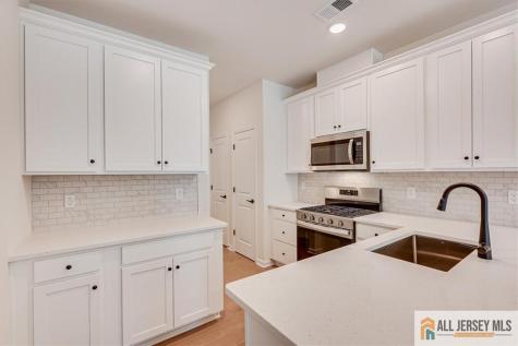 317 Sadie Circle New Brunswick NJ 08901