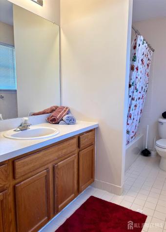 39 Rozalyn Lane South Amboy NJ 08879