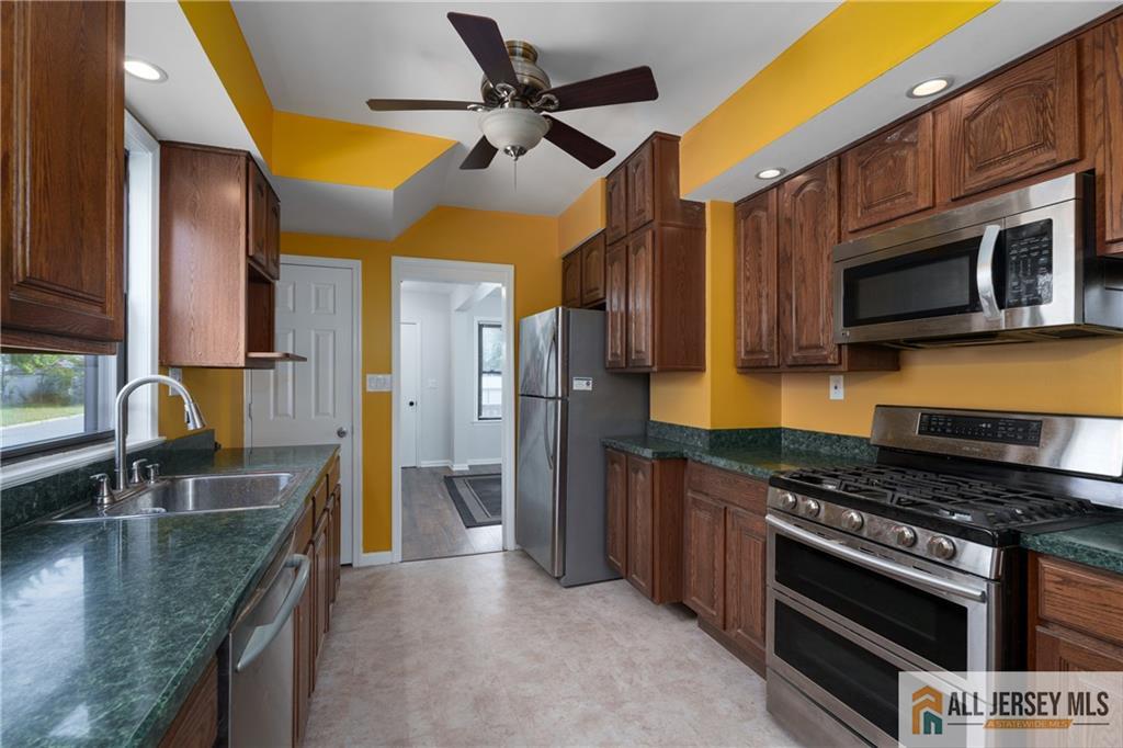 12 Fox Road Edison NJ 08817