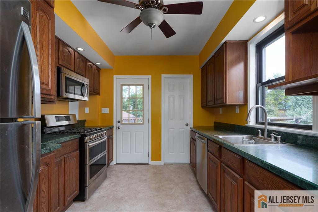 12 Fox Road Edison NJ 08817