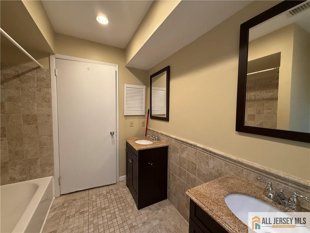 112 Lowell Court West Windsor NJ 08540