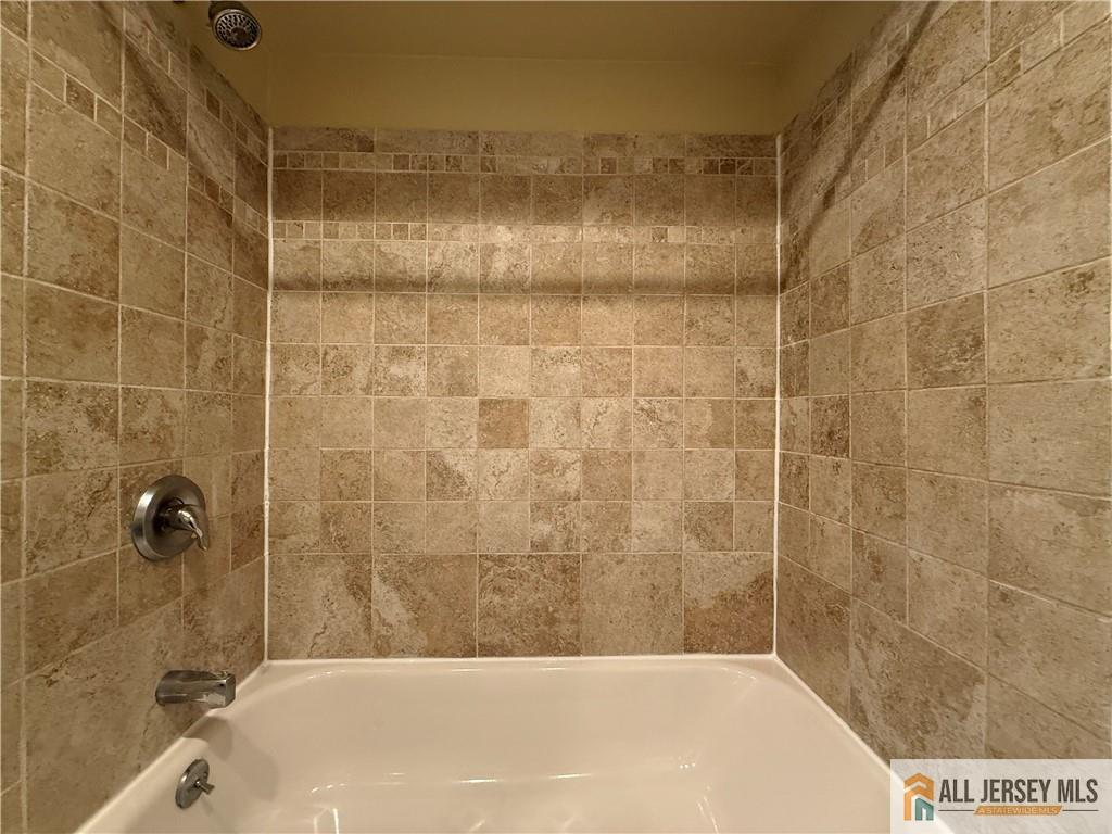 112 Lowell Court West Windsor NJ 08540