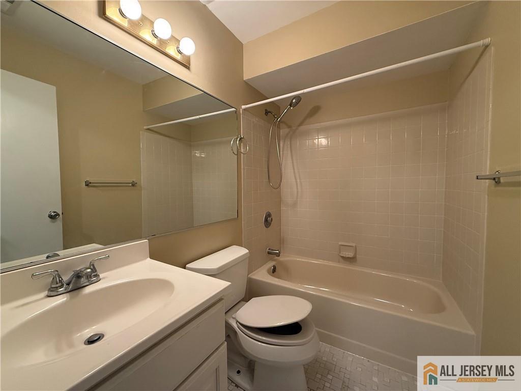 112 Lowell Court West Windsor NJ 08540