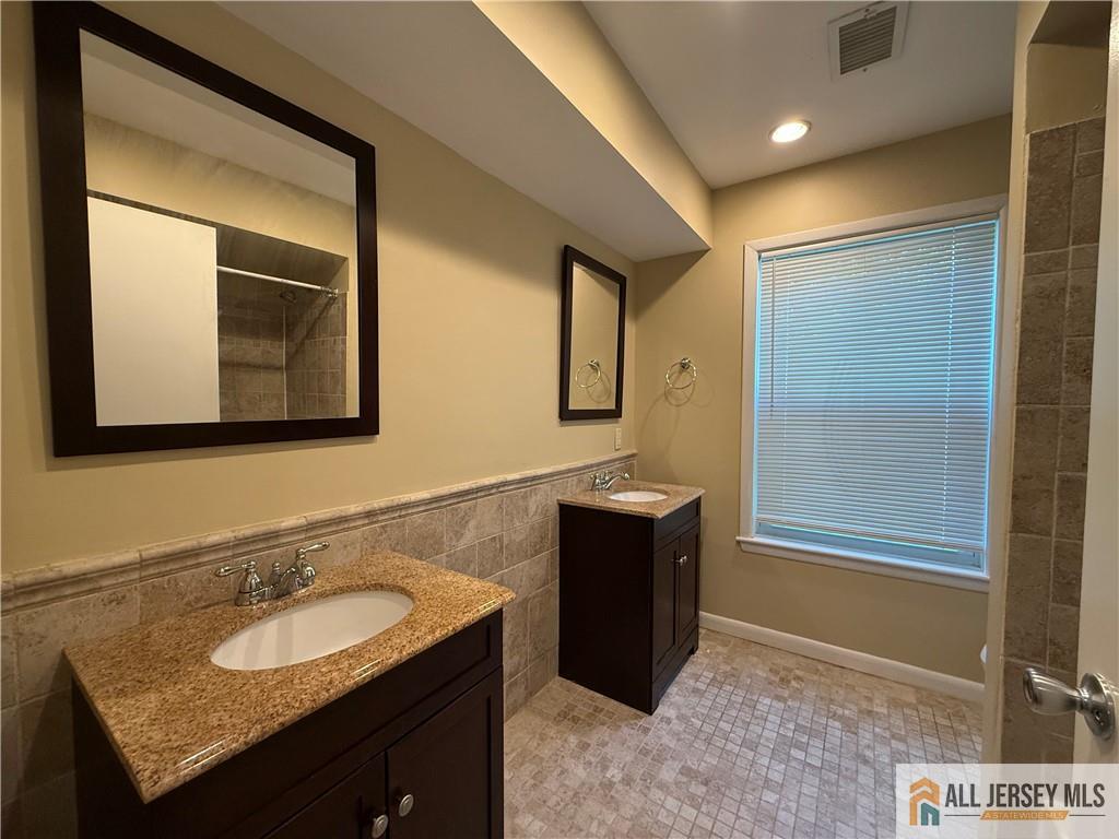 112 Lowell Court West Windsor NJ 08540