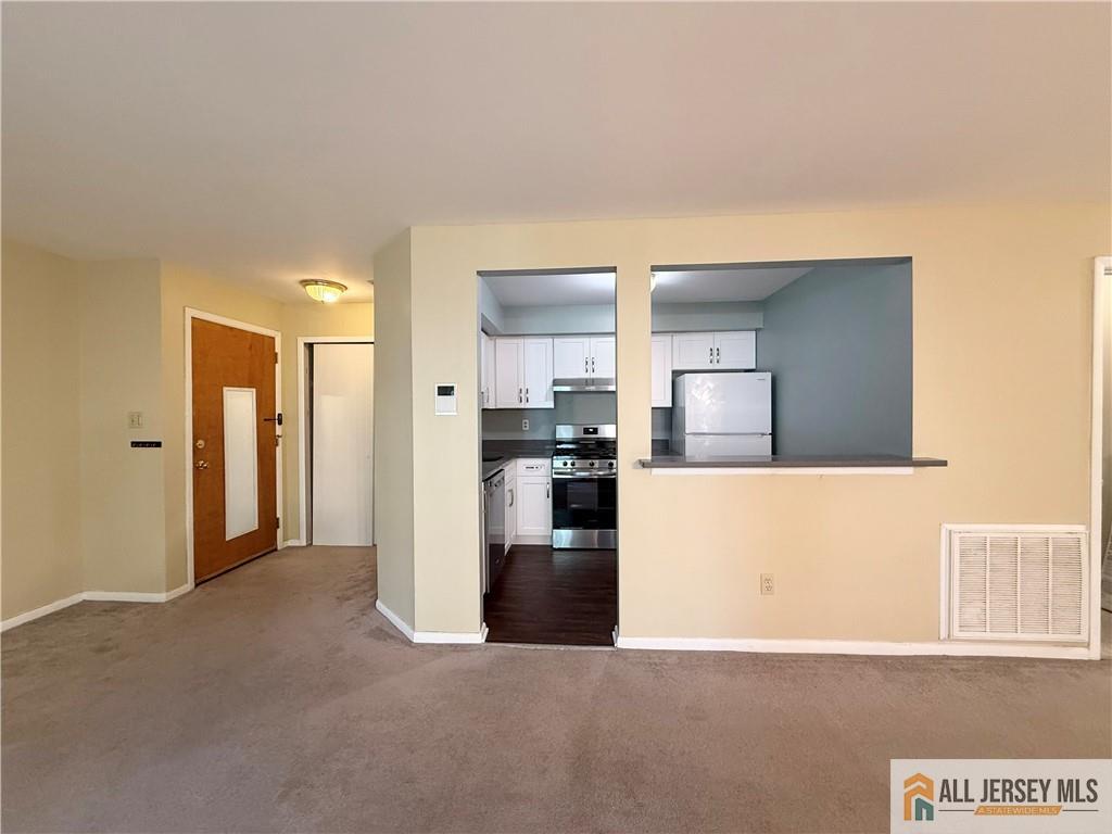 112 Lowell Court West Windsor NJ 08540
