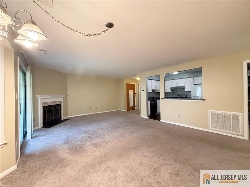112 Lowell Court West Windsor NJ 08540