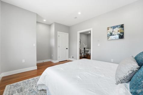 212 Montgomery Street Highland Park NJ 08904