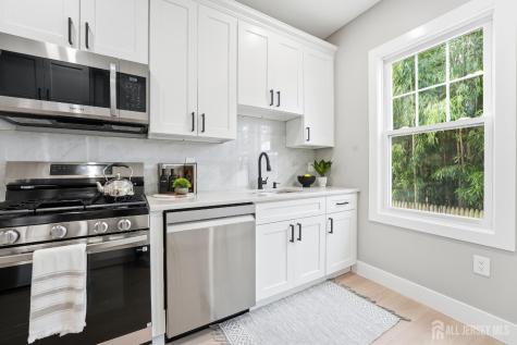 212 Montgomery Street Highland Park NJ 08904