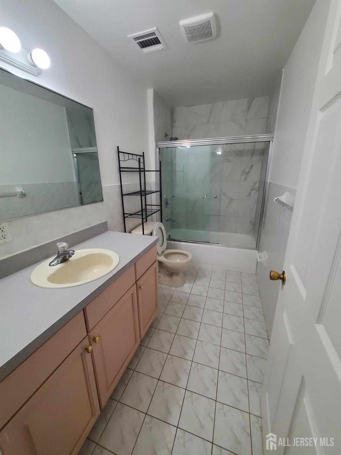 748 New Durham Road Edison NJ 08817